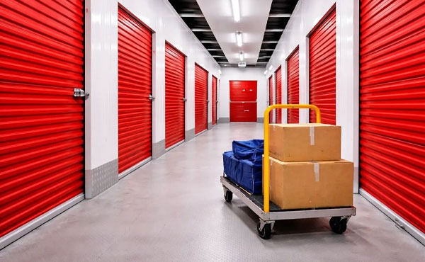 storage hub Dubai